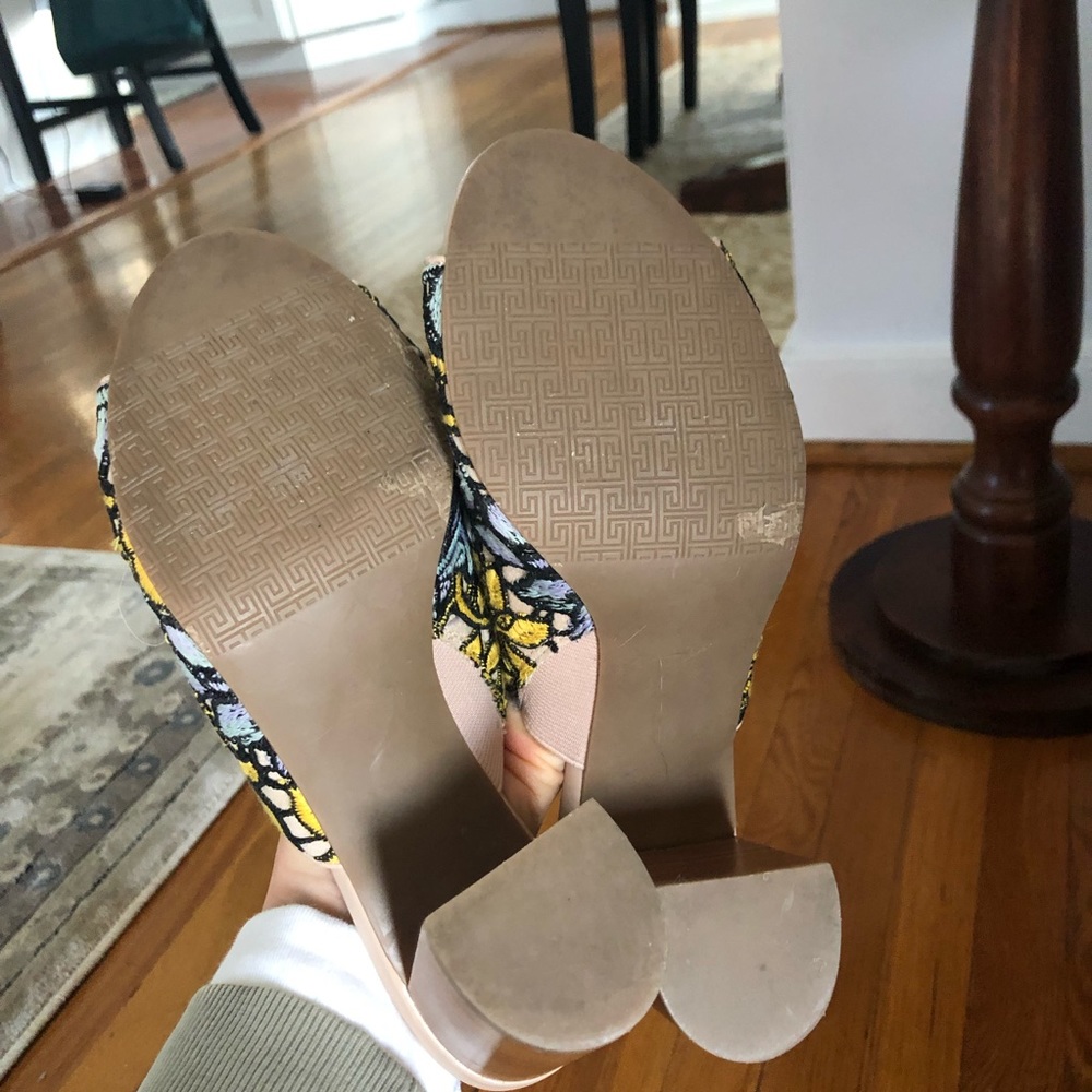 Embroidered Mules - Picture 4 of 6